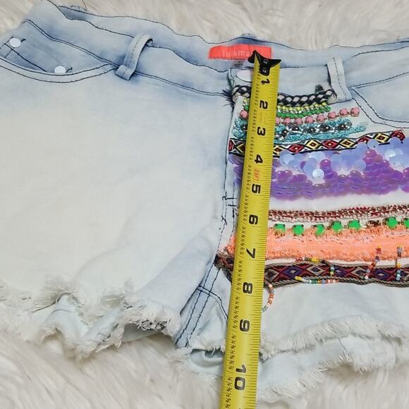 Lulumari Light Wash Embellished Jean Shorts - Picture 9 of 9